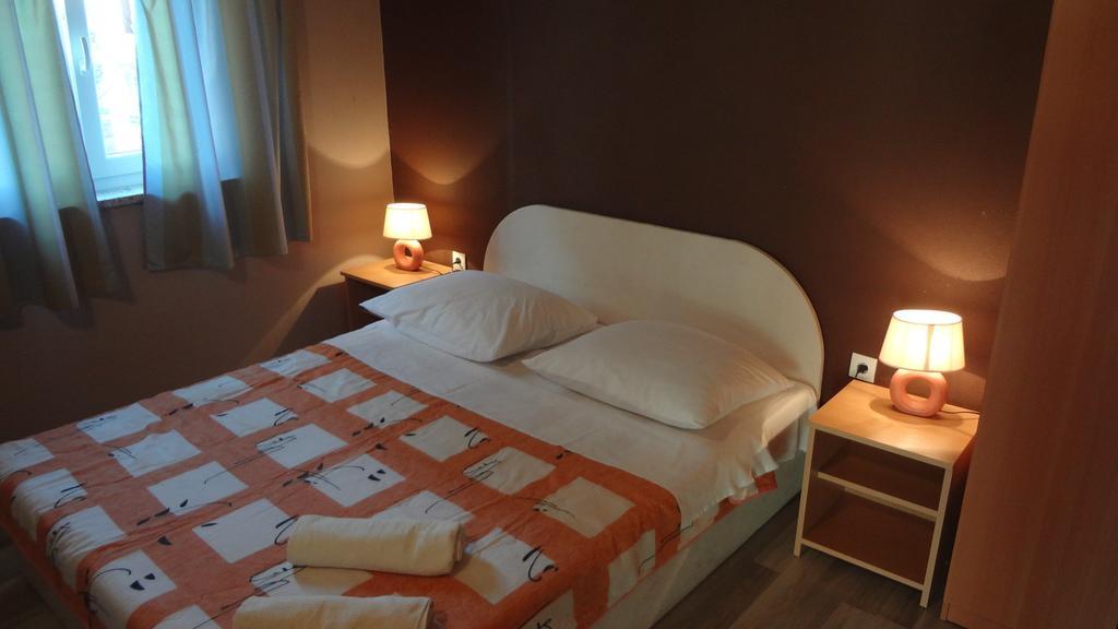 Apartments Laura I Angelina Tribalj Rom bilde