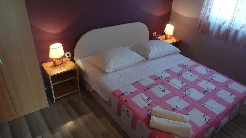 Apartments Laura I Angelina Tribalj Rom bilde
