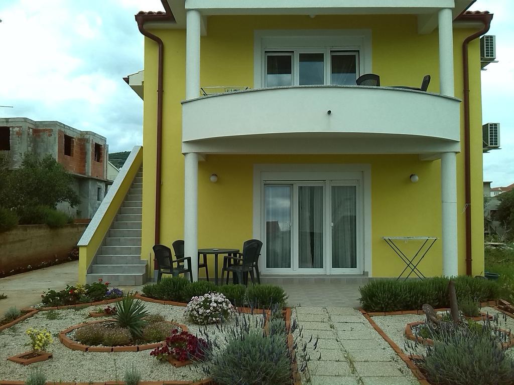 Apartments Laura I Angelina Tribalj Rom bilde