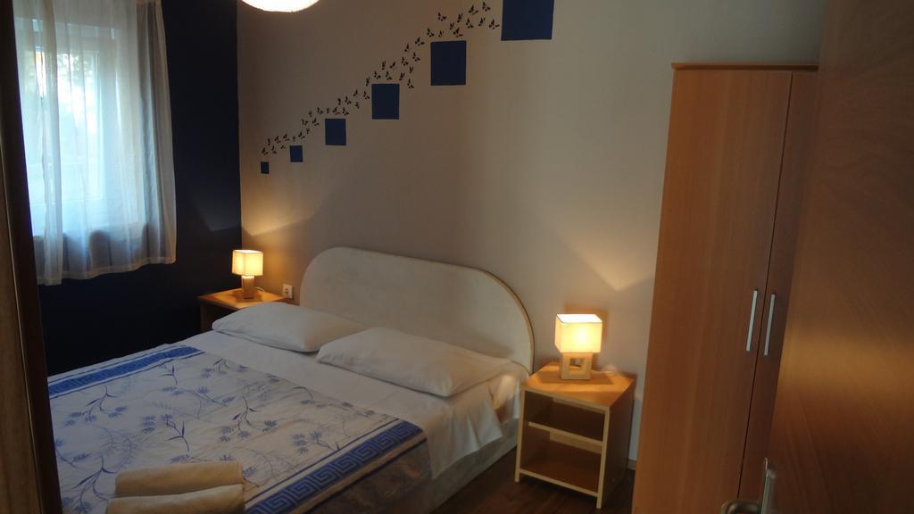 Apartments Laura I Angelina Tribalj Eksteriør bilde